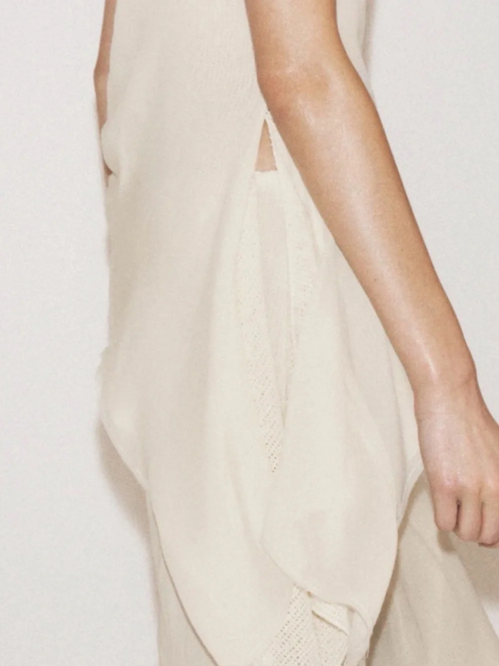 Mid-rise midi skirt with elastic waistband. Double effect detail NWT